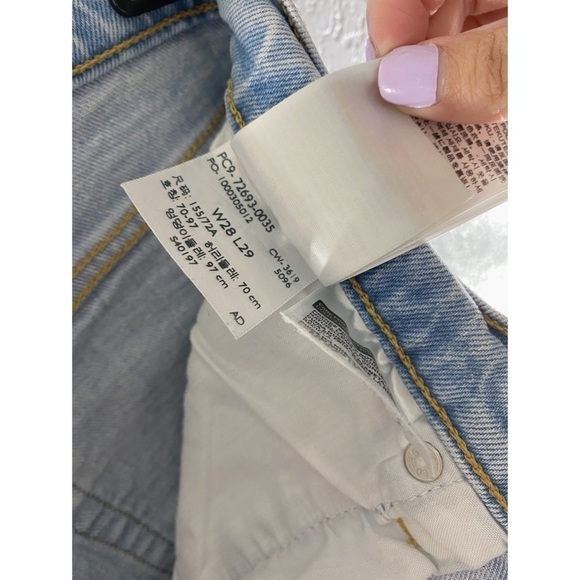 Levi’s Ribcage Straight Light Wash High Waisted Tango Fade Jeans - Picture 16 of 16